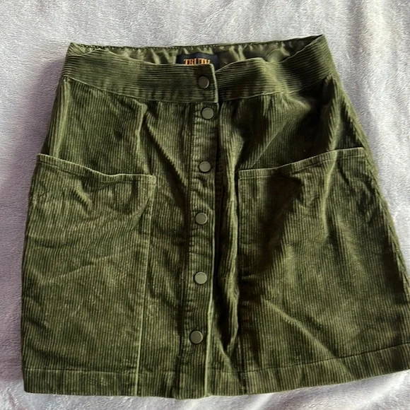 Green Button Up Skirt - Picture 1 of 3